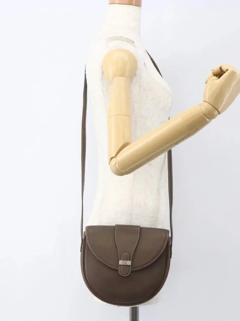 Christian Dior Shoulder Bag Leather Brown Gold Auth 151731 - Picture 15 of 16